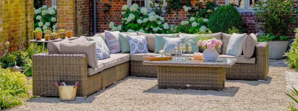 Garden Sofas & Lounging Sets