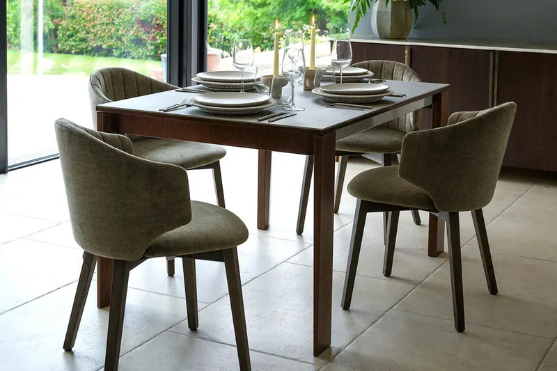 Villa Dining Chair with Wooden Legs