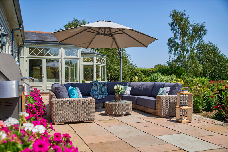 Siesta 3.5m Cantilever Grey Parasol with Anthracite Wheel Base